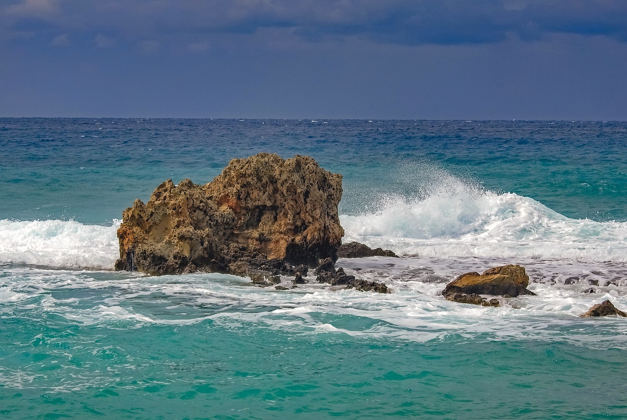 waves, ocean, rock-6769348.jpg